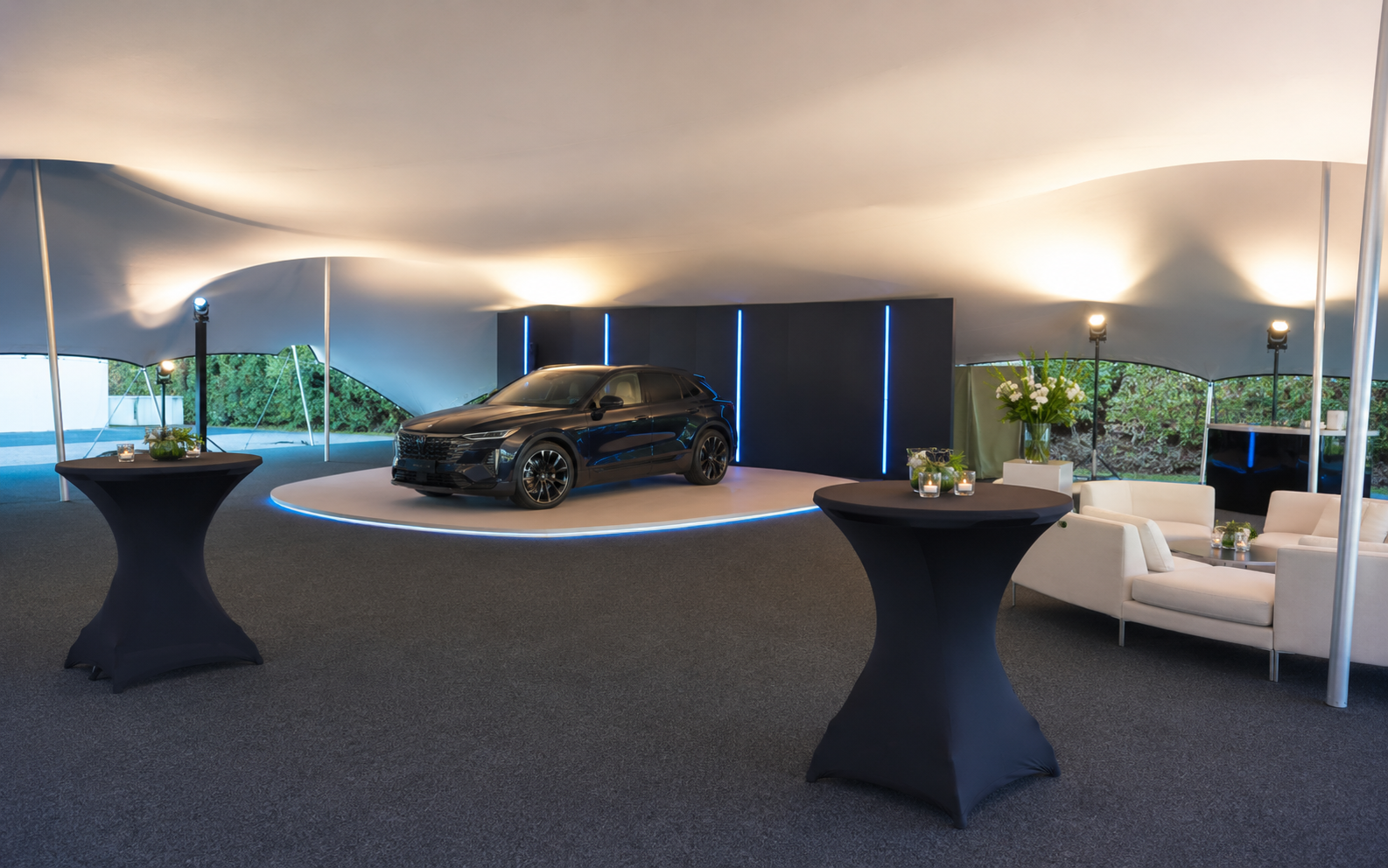 Corporate stretch tent styling